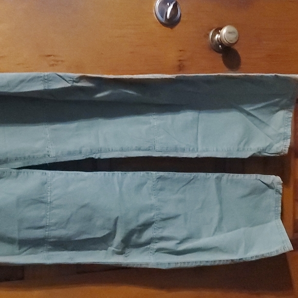 Loft brand soft Green Khaki pants Size 0 - Picture 3 of 6